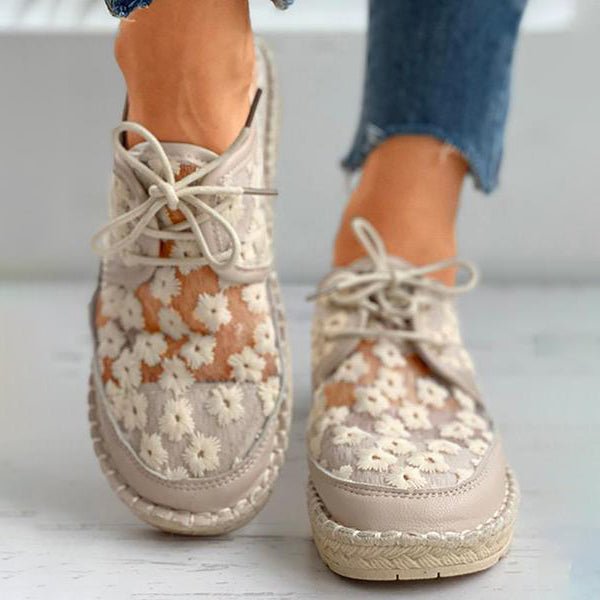 Eva - Women’s Embroidered Lace Shoes