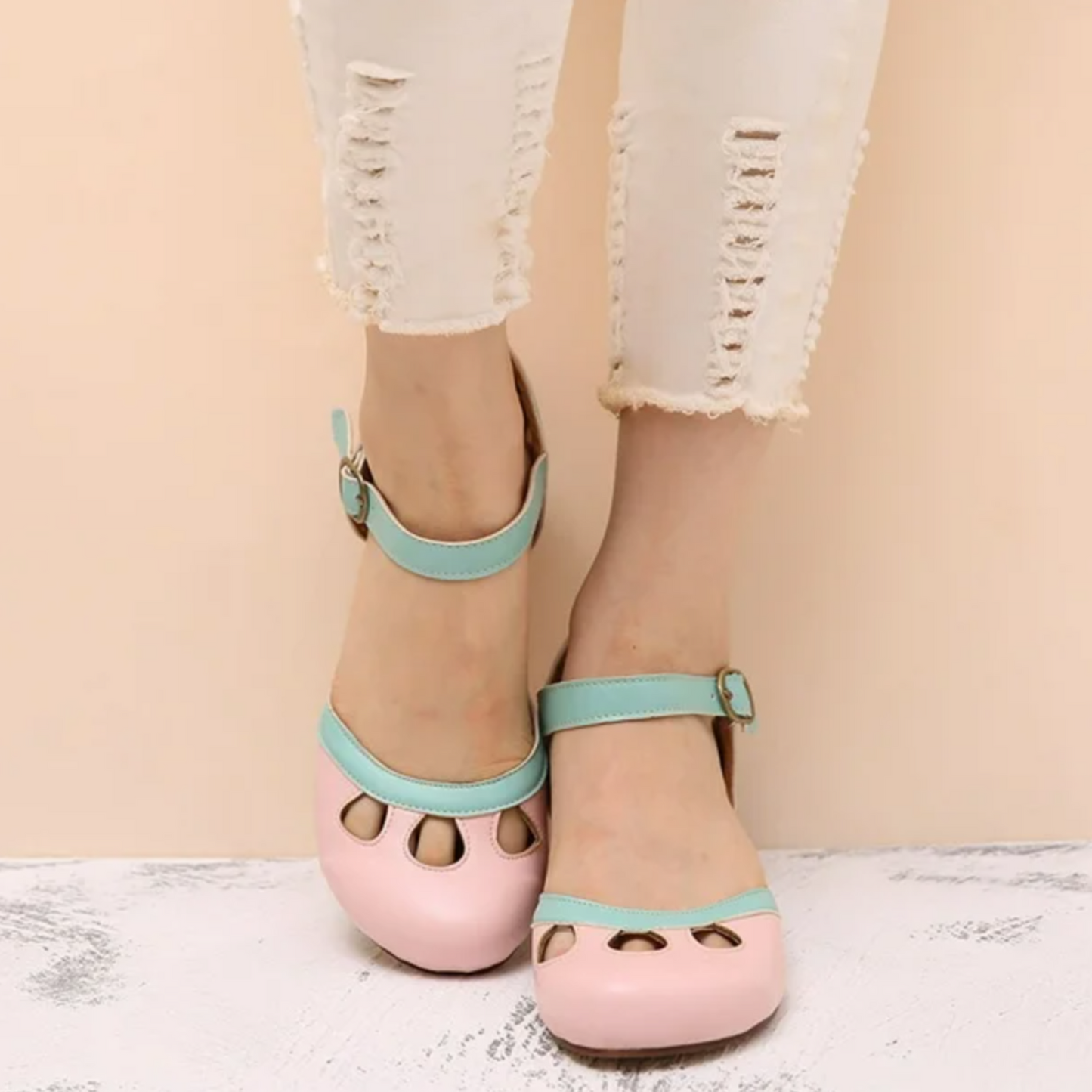 Women's Low Heeled Comfort Sandals