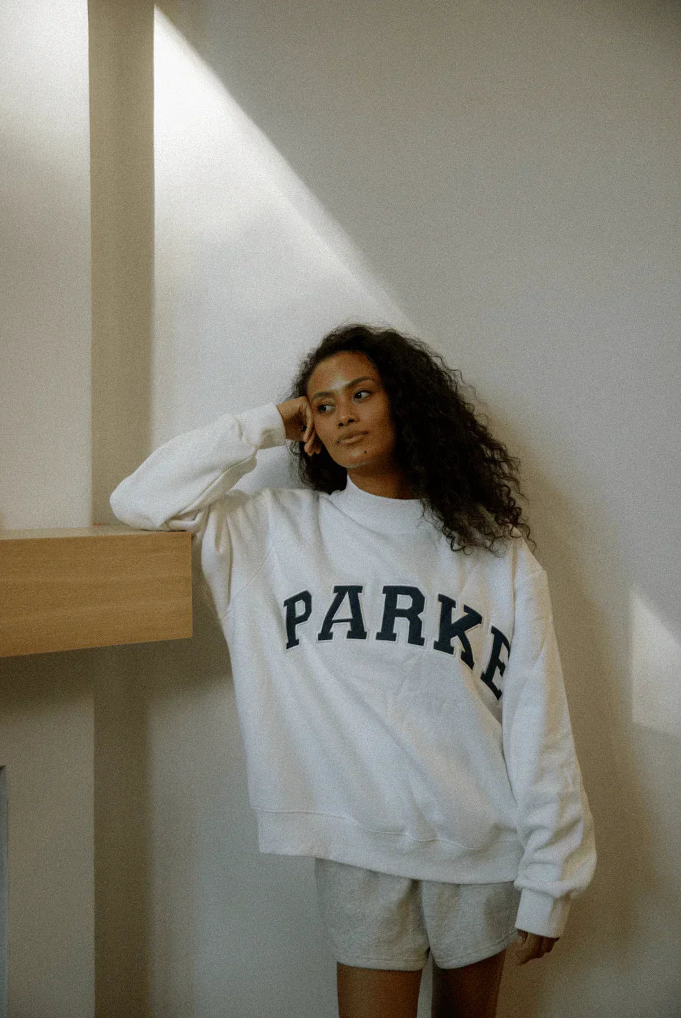 Women's Crew Neck Fleece Sweatshirt Embroidered Logo - 
Fashinoza